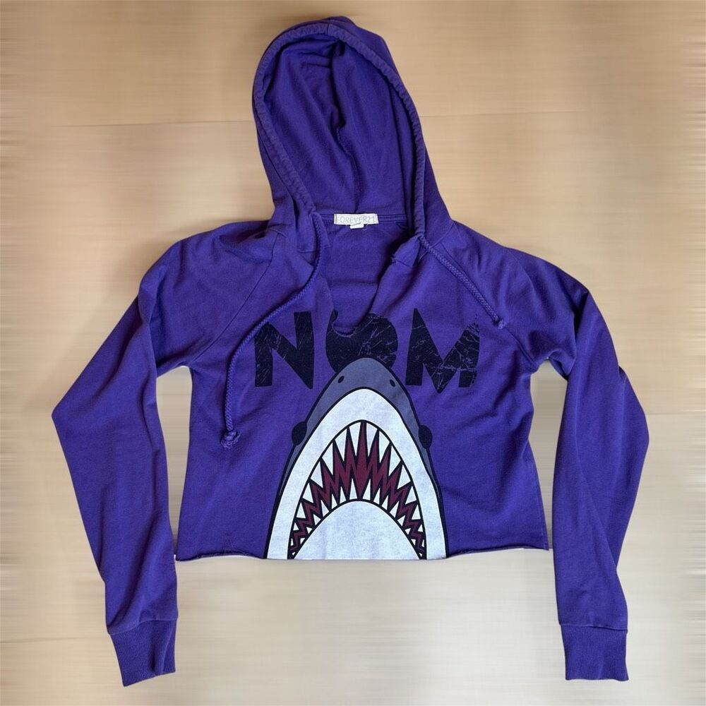 Forever 21, “Jaws” Shark Bite Cropped Hooded Sweatshirt, Junior Women’s Small